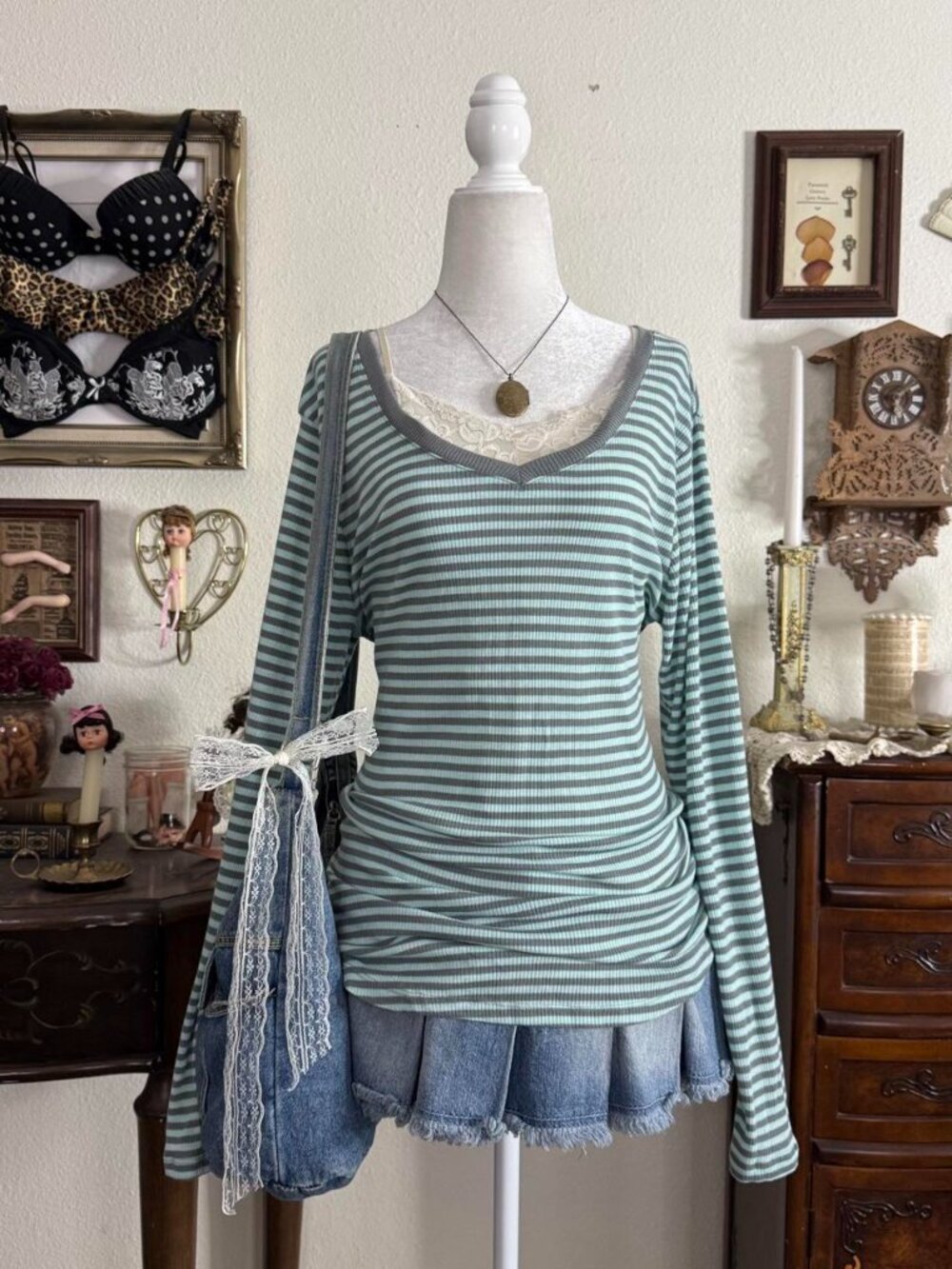 2010s preppy twee girly grunge turquoise blue and grey striped ribbed long sleev
